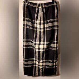 Casual Corner Black and Cream Plaid Pencil Skirt 100% Wool